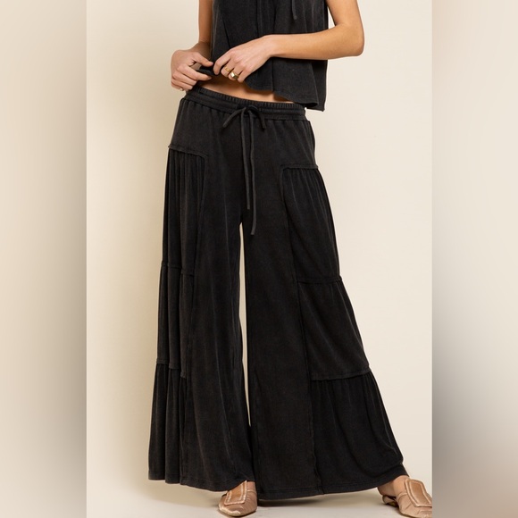 POL Black Ribbed Knit Contrast Flowy Pants| Wide Leg | Relaxed Fit | Loungewear - Picture 4 of 4